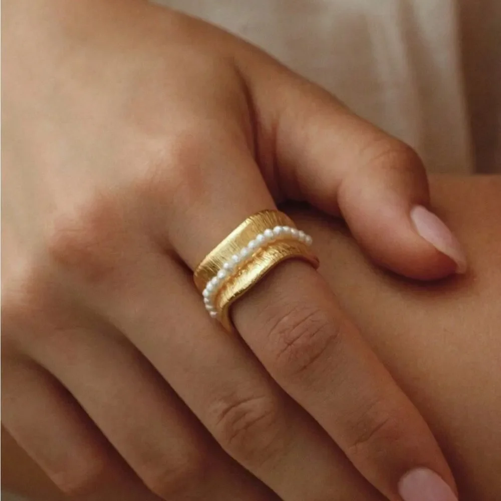 Gold and Pearl Ring Q435